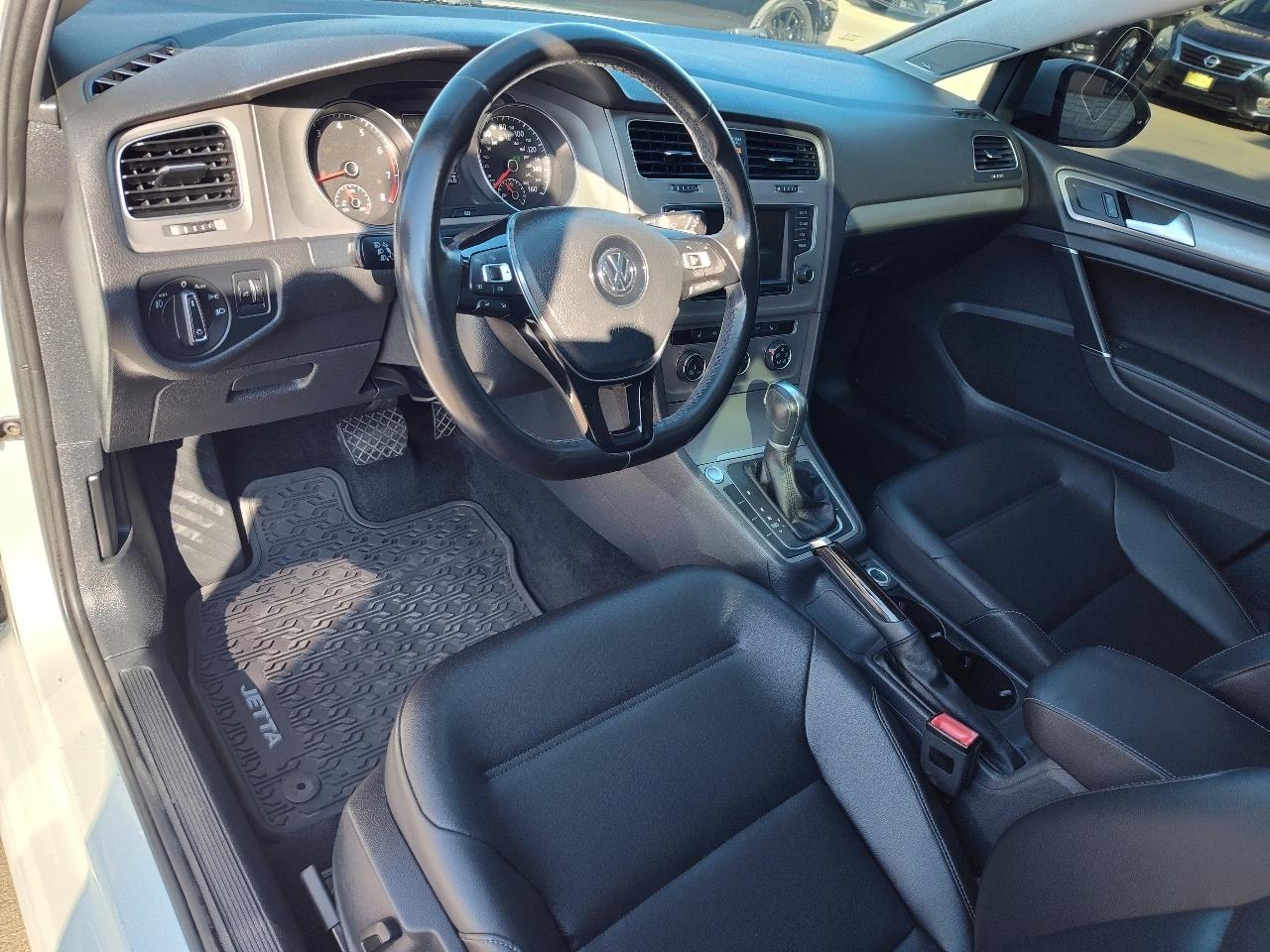 Volkswagen Golf  2016