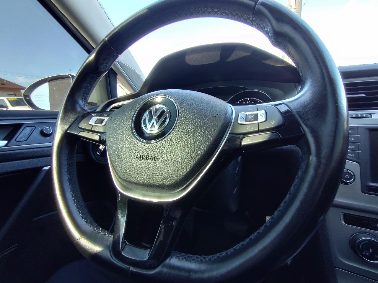 Volkswagen Golf  2016