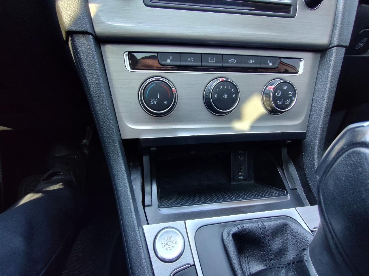 Volkswagen Golf  2016