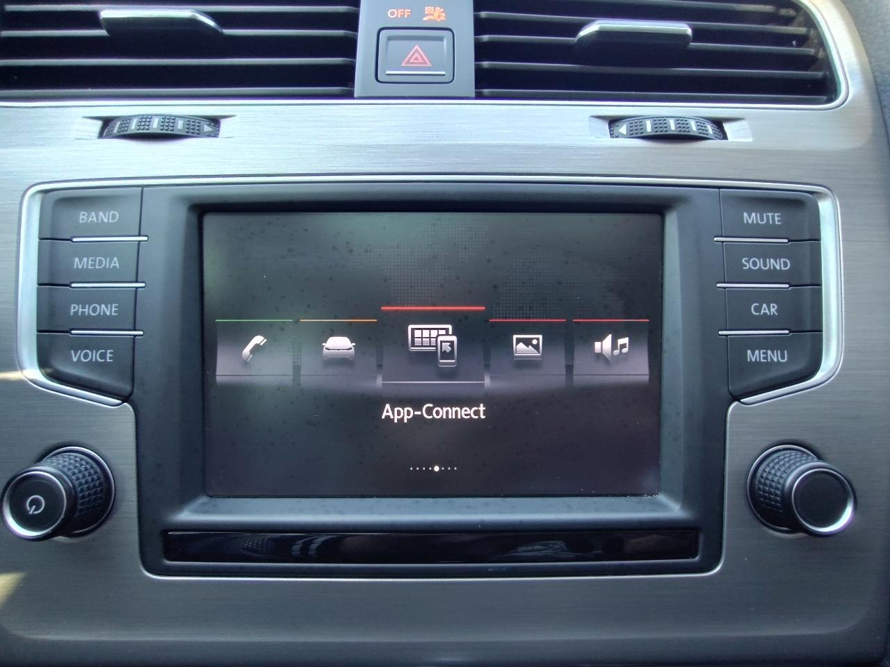 Volkswagen Golf  2016