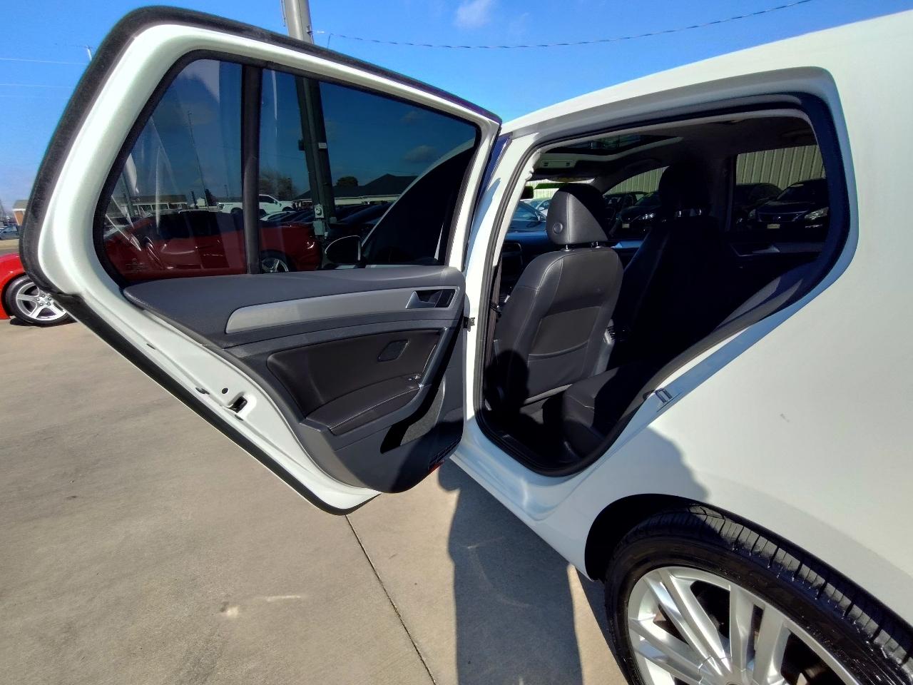 Volkswagen Golf  2016