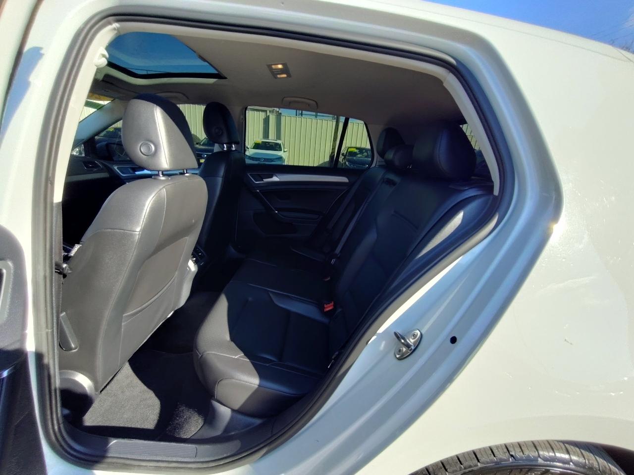 Volkswagen Golf  2016