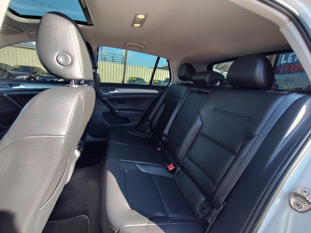 Volkswagen Golf  2016