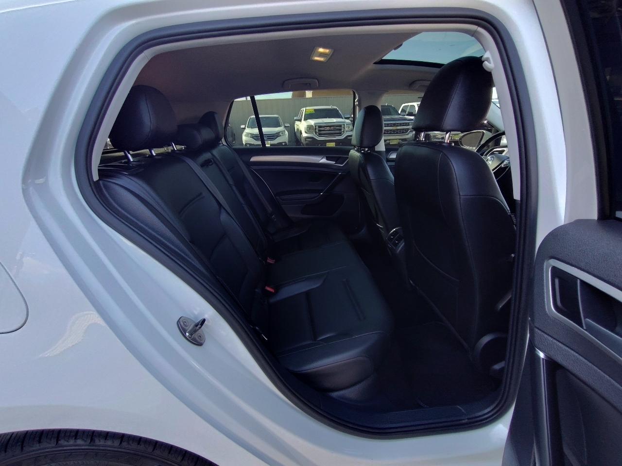 Volkswagen Golf  2016