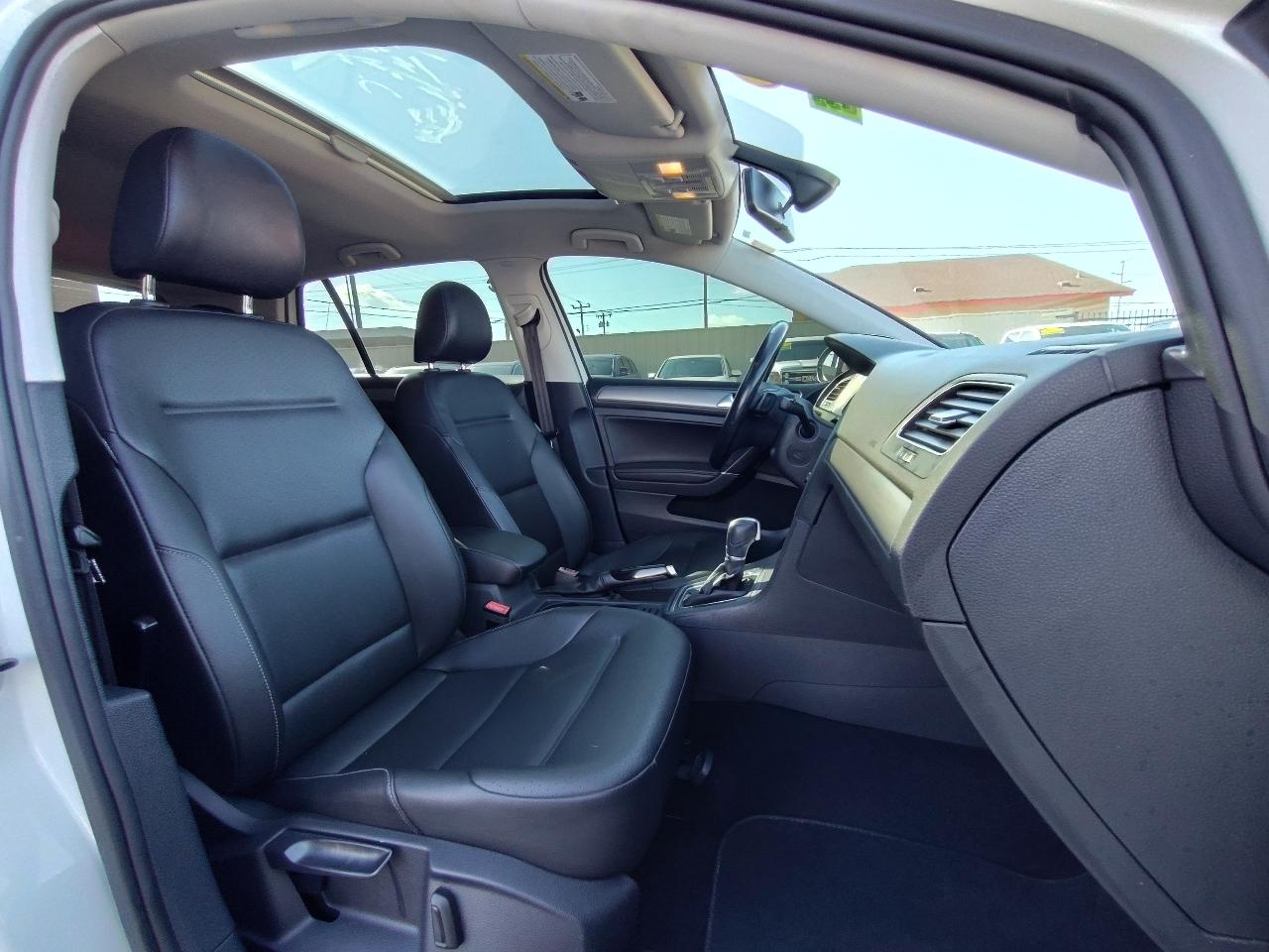 Volkswagen Golf  2016