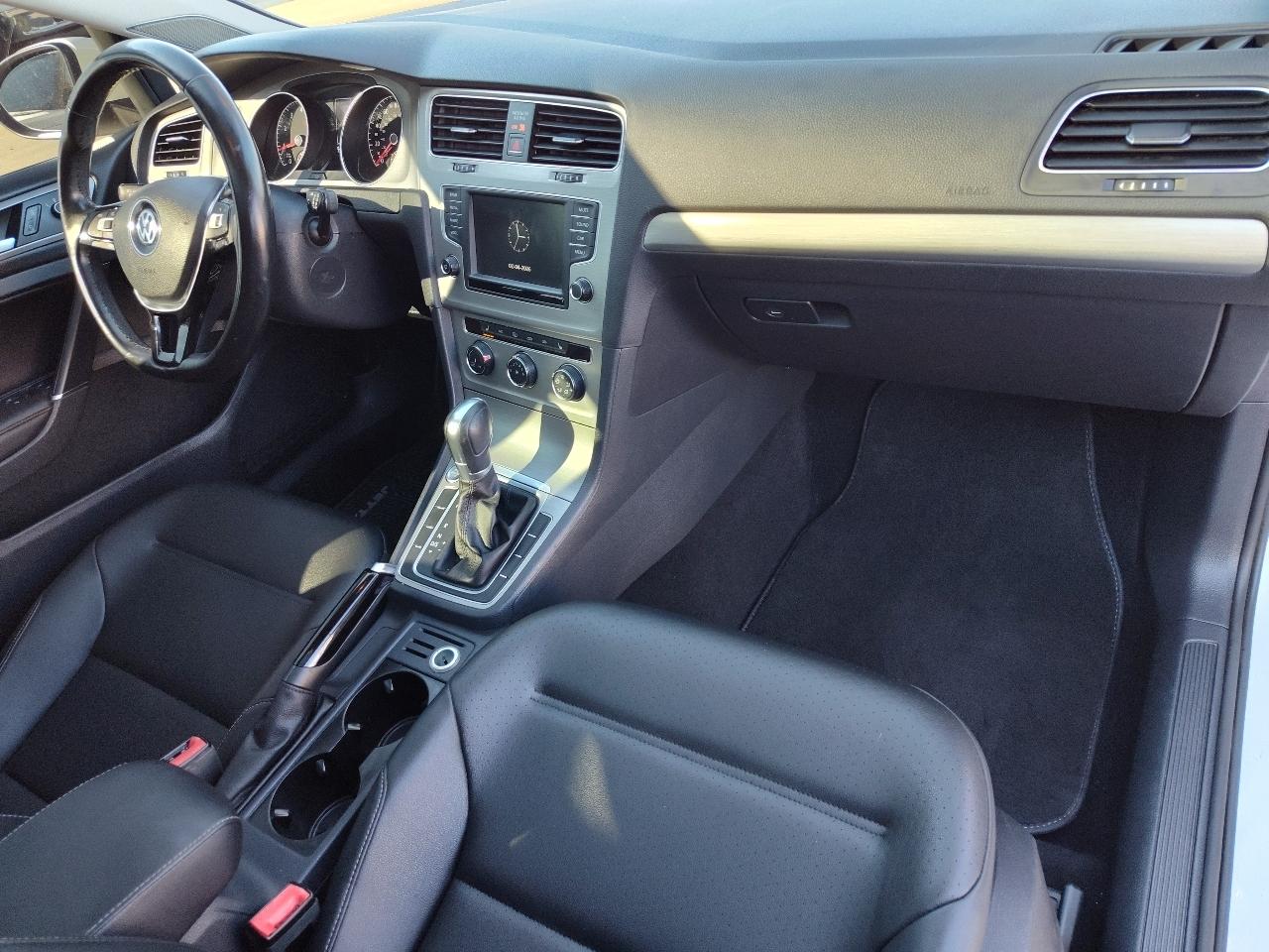 Volkswagen Golf  2016