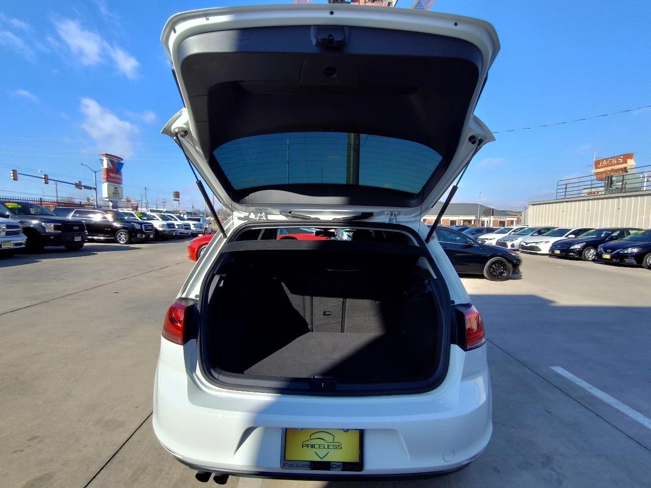 Volkswagen Golf  2016