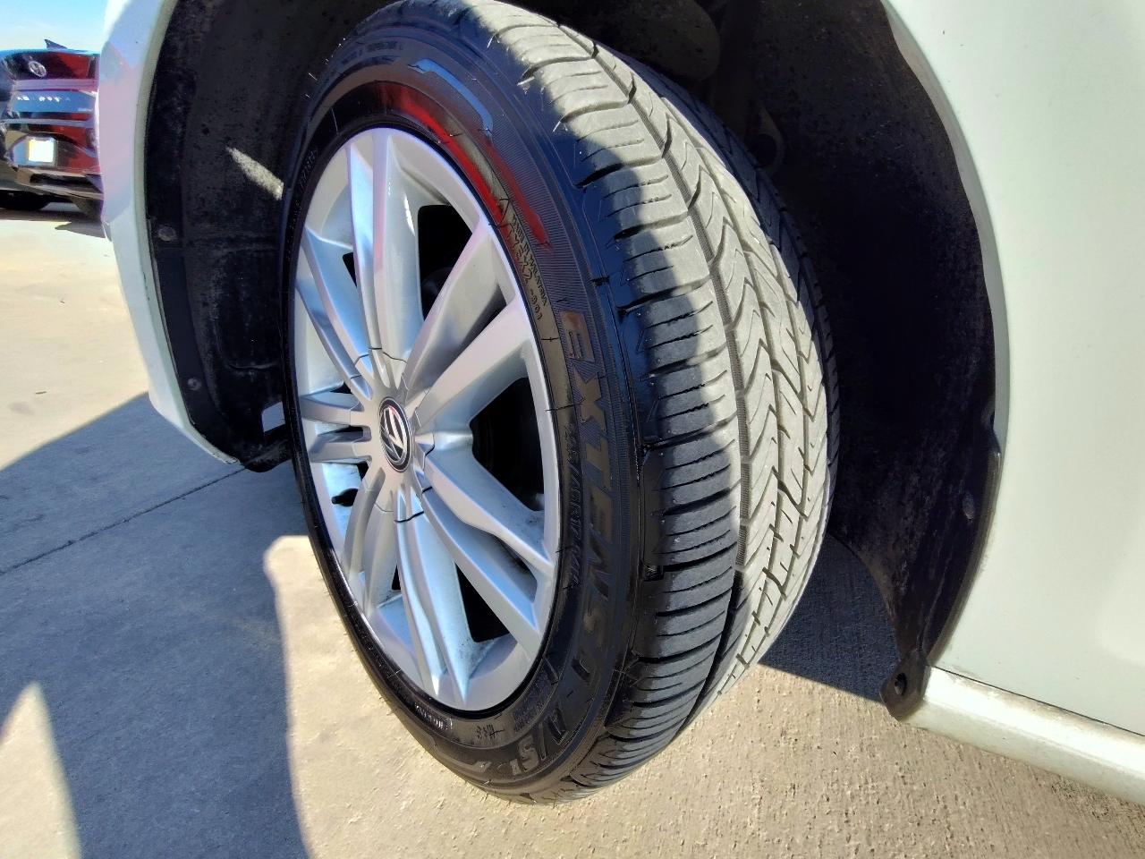 Volkswagen Golf  2016