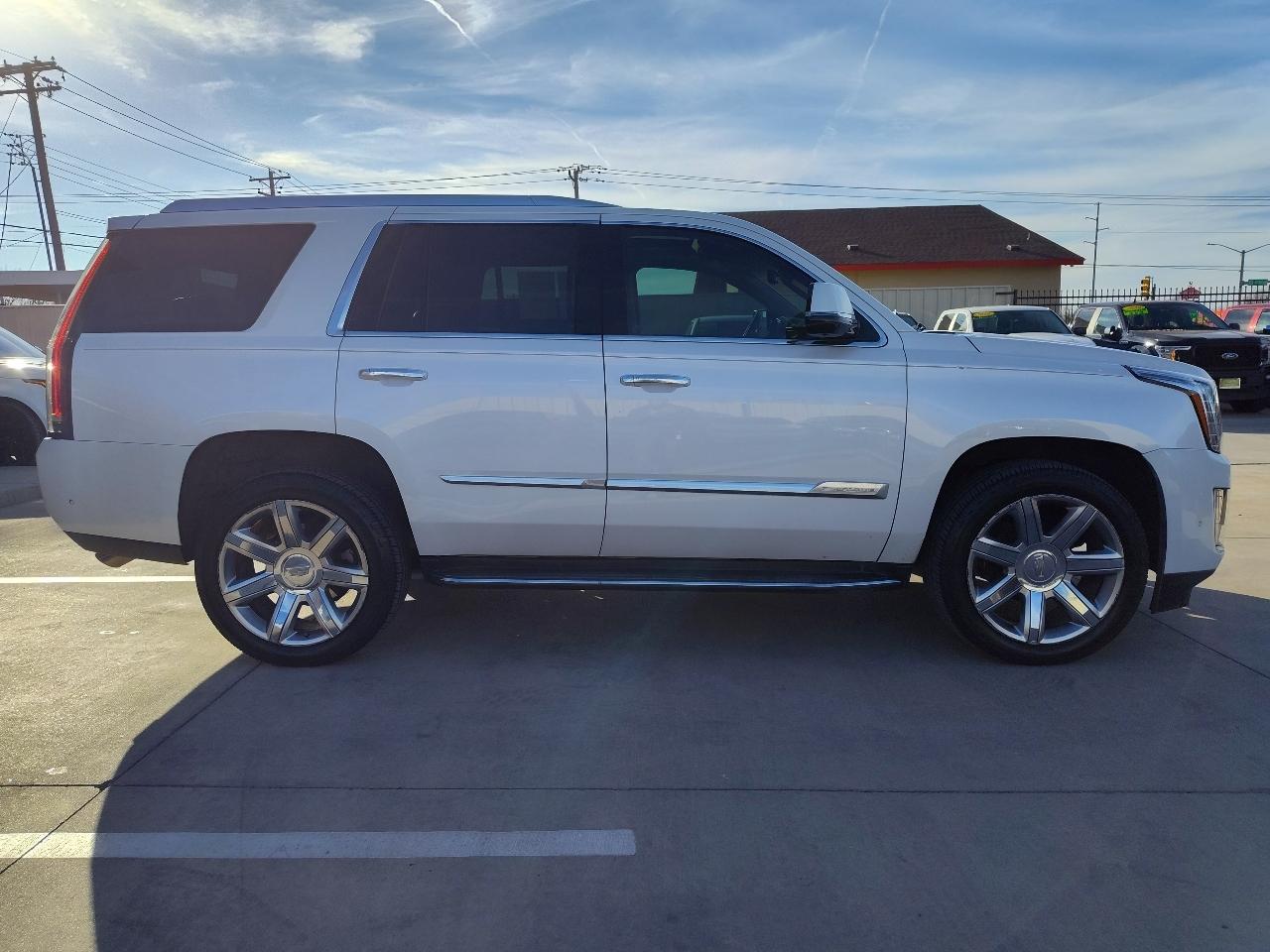 Cadillac Escalade Luxury 4D SUV RWD 2019