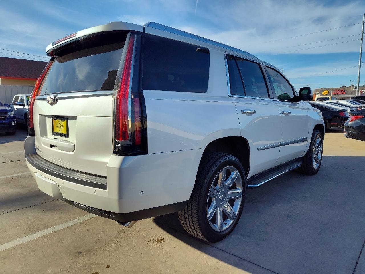 Cadillac Escalade Luxury 4D SUV RWD 2019