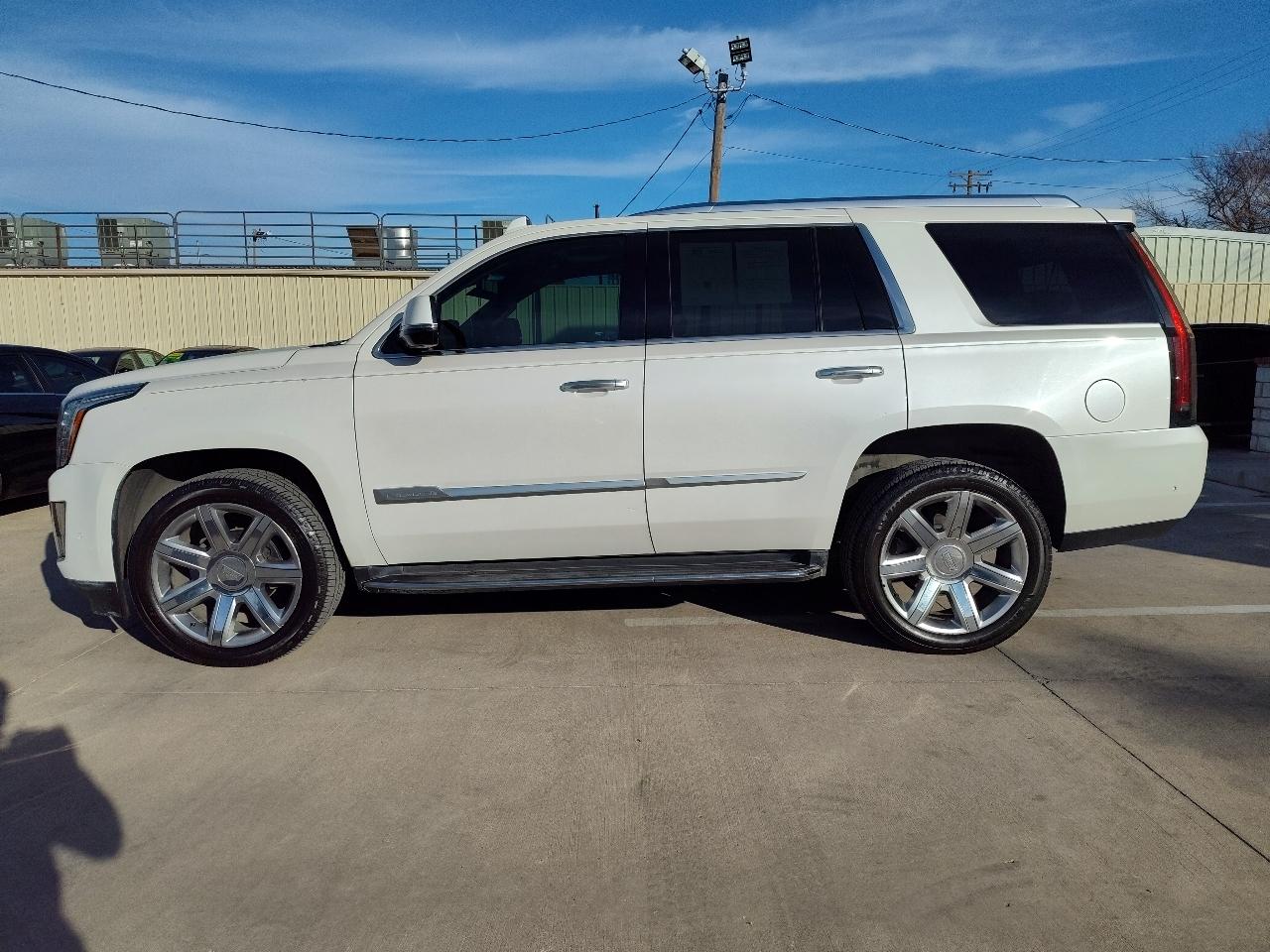 Cadillac Escalade Luxury 4D SUV RWD 2019