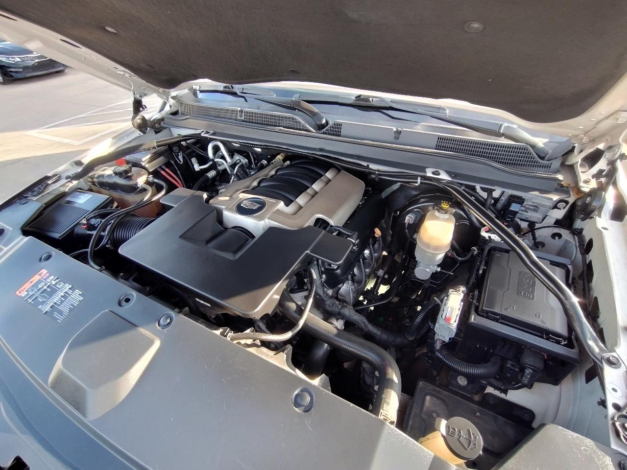 Cadillac Escalade Luxury 4D SUV RWD 2019