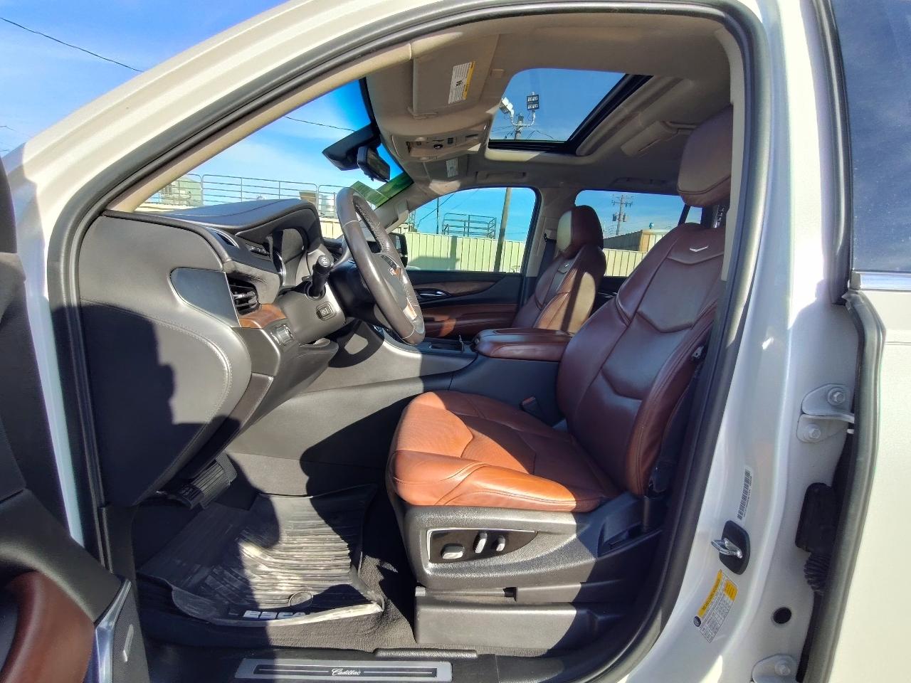 Cadillac Escalade Luxury 4D SUV RWD 2019