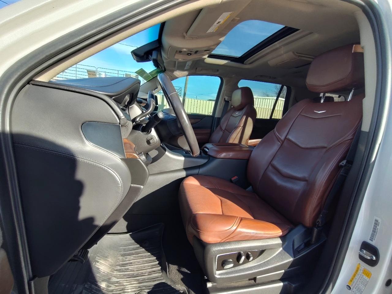 Cadillac Escalade Luxury 4D SUV RWD 2019