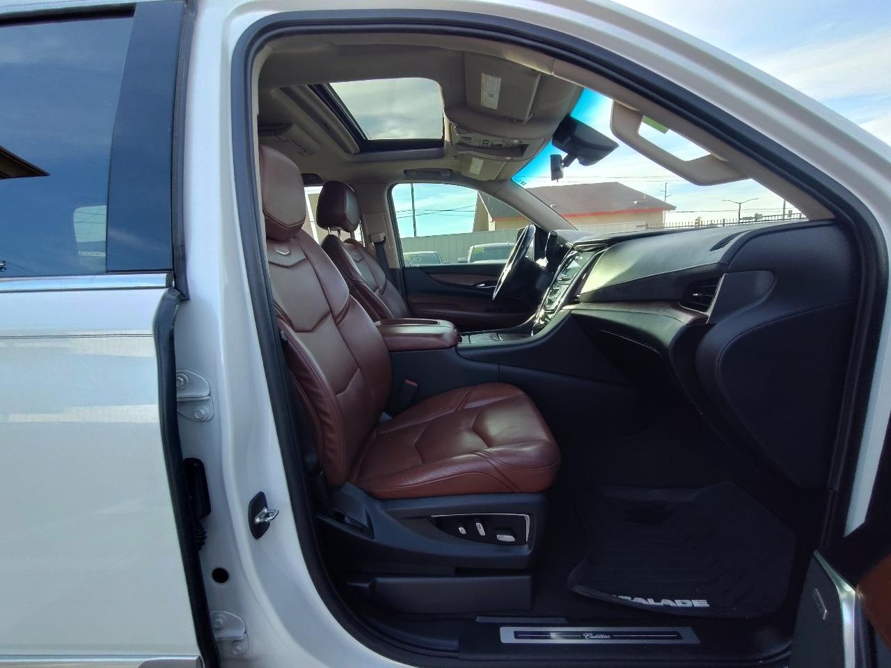 Cadillac Escalade Luxury 4D SUV RWD 2019