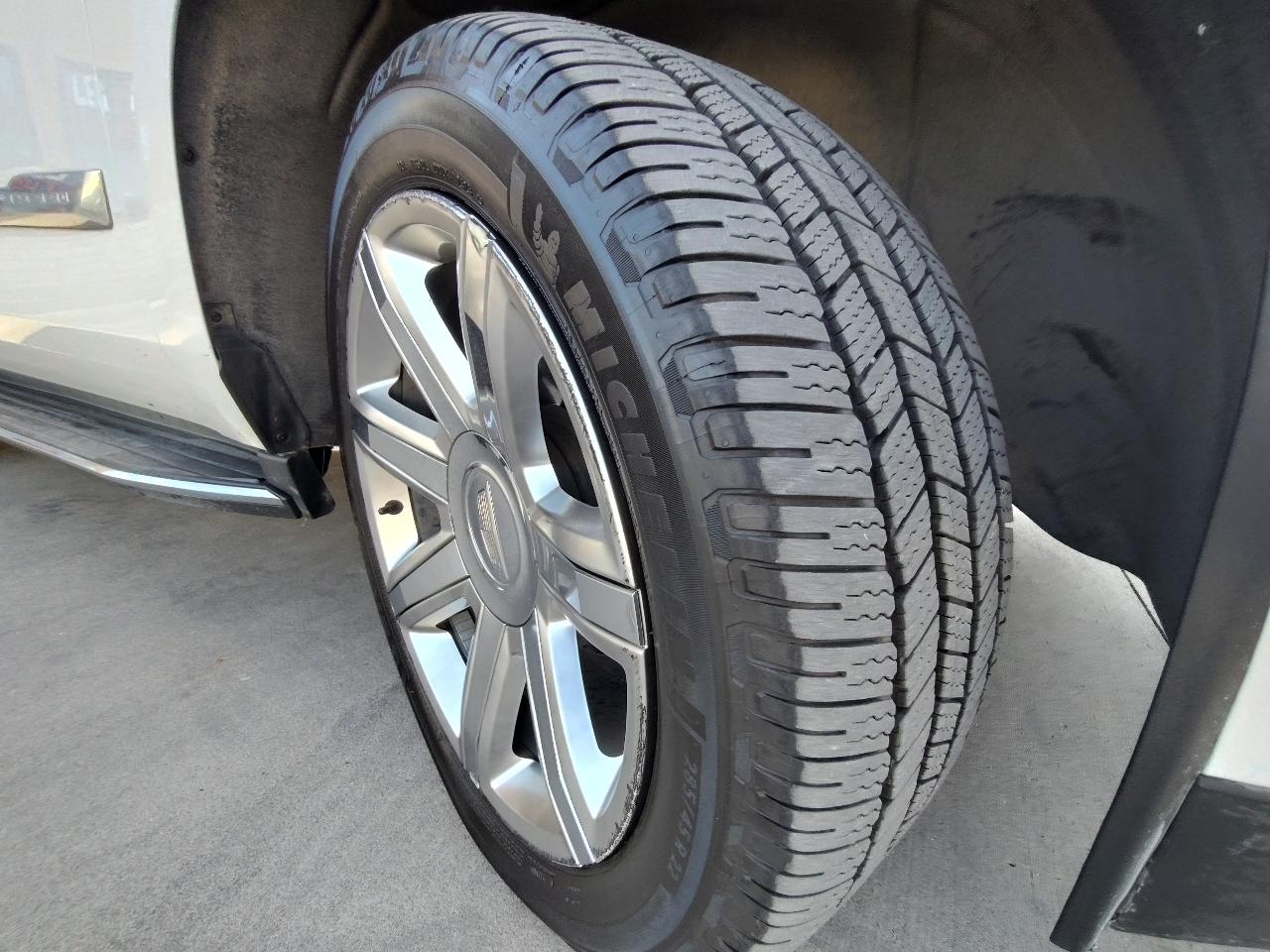 Cadillac Escalade Luxury 4D SUV RWD 2019