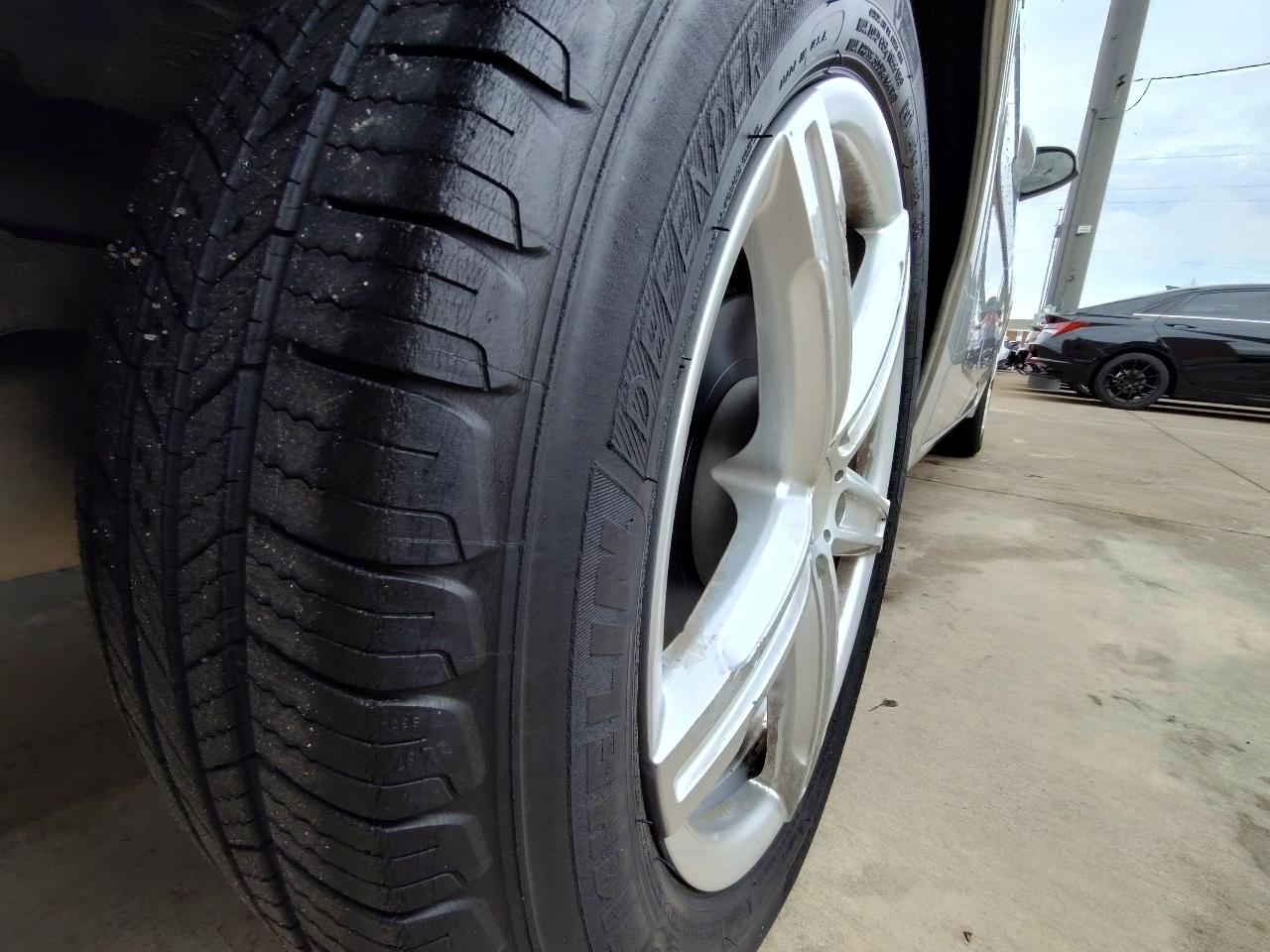 Toyota Corolla LE Premium 4D Sedan 2016