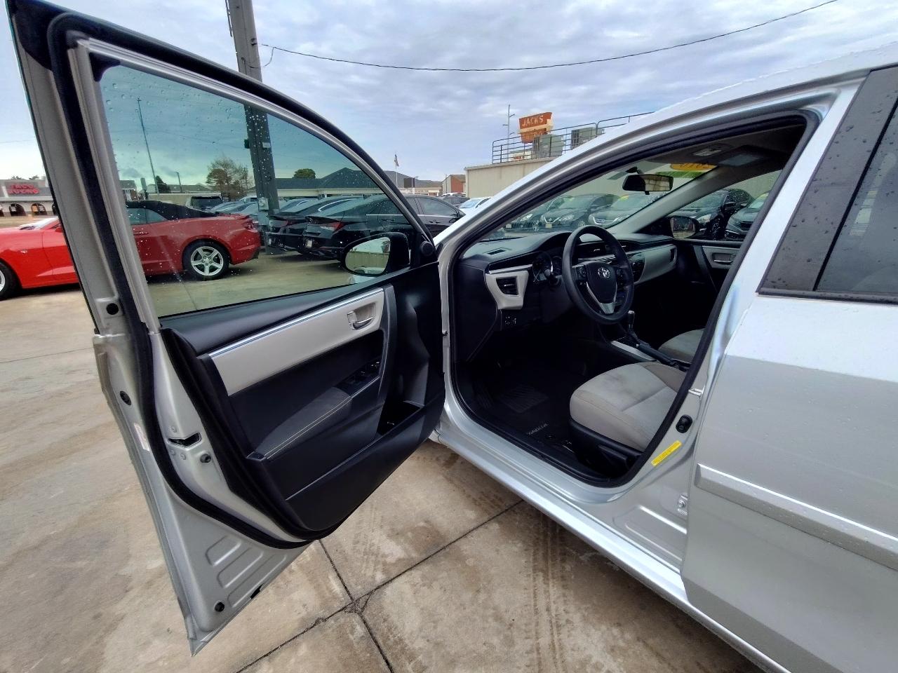 Toyota Corolla LE Premium 4D Sedan 2016