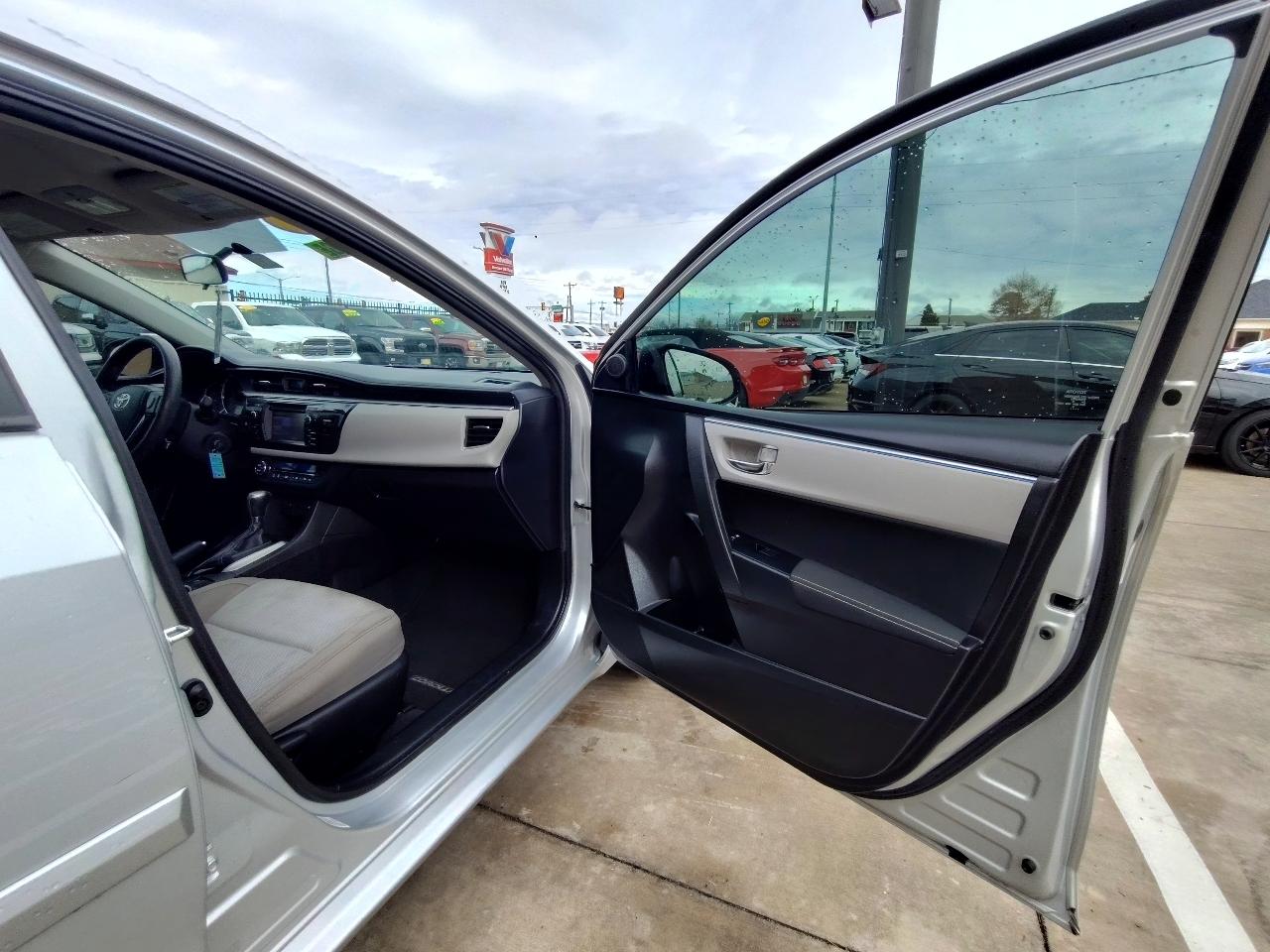 Toyota Corolla LE Premium 4D Sedan 2016