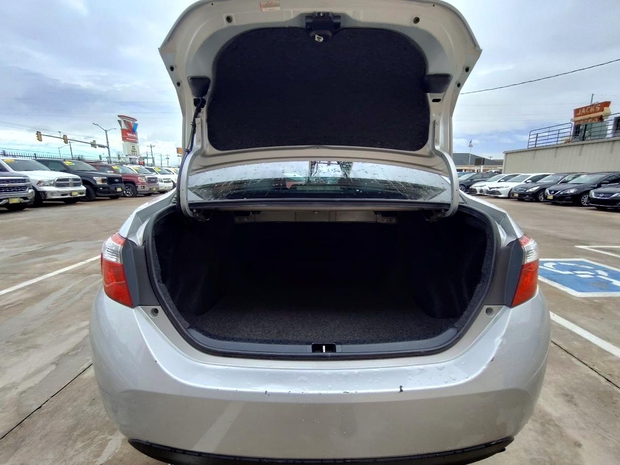 Toyota Corolla LE Premium 4D Sedan 2016