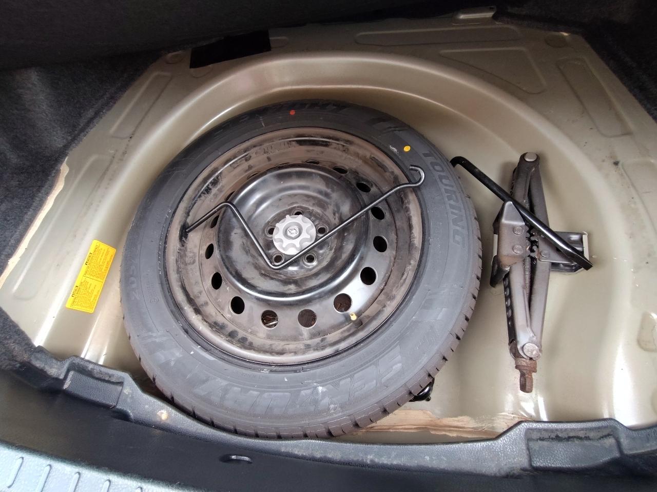 Toyota Corolla LE Premium 4D Sedan 2016