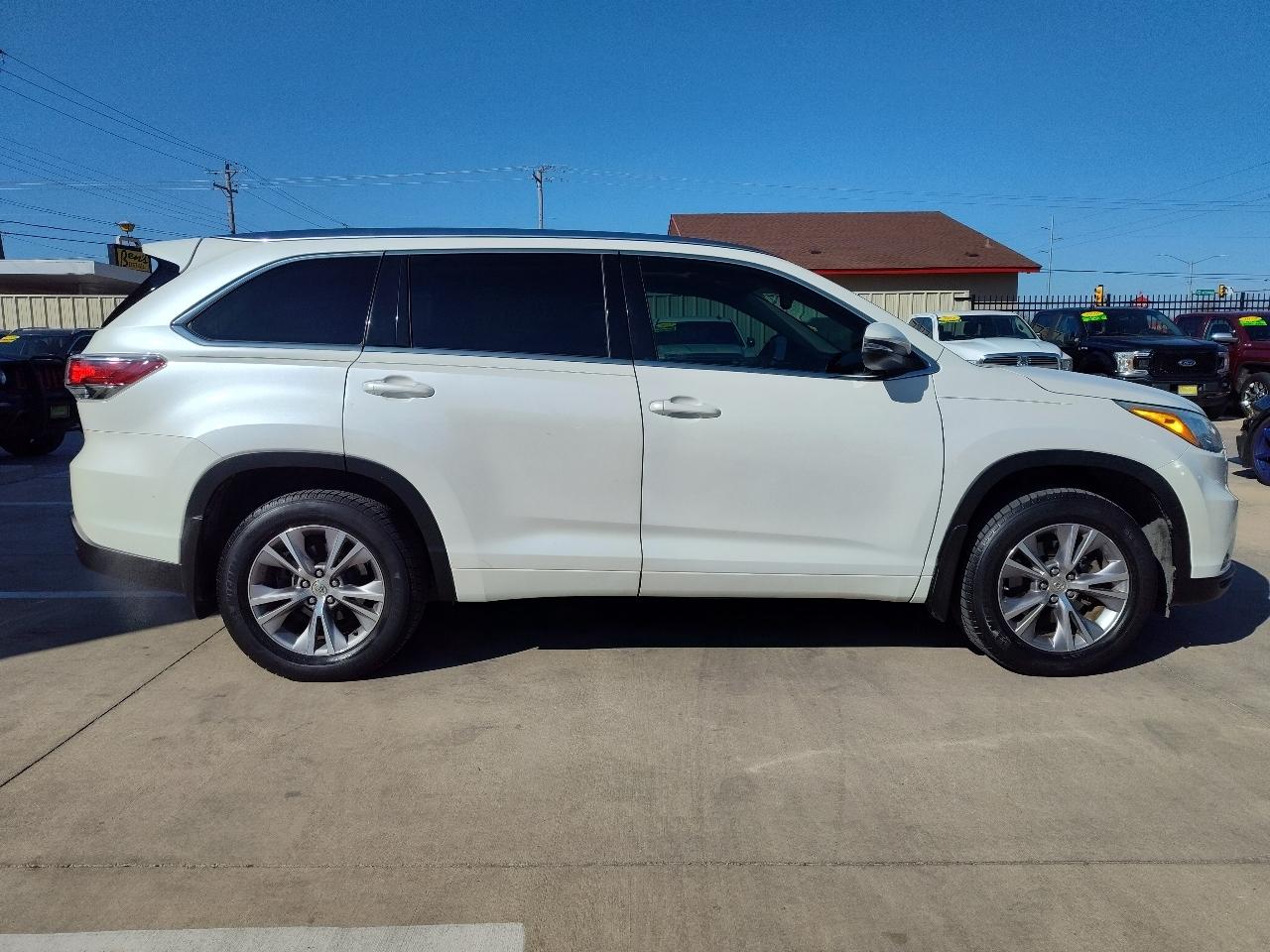 Toyota Highlander XLE FWD V6 2015