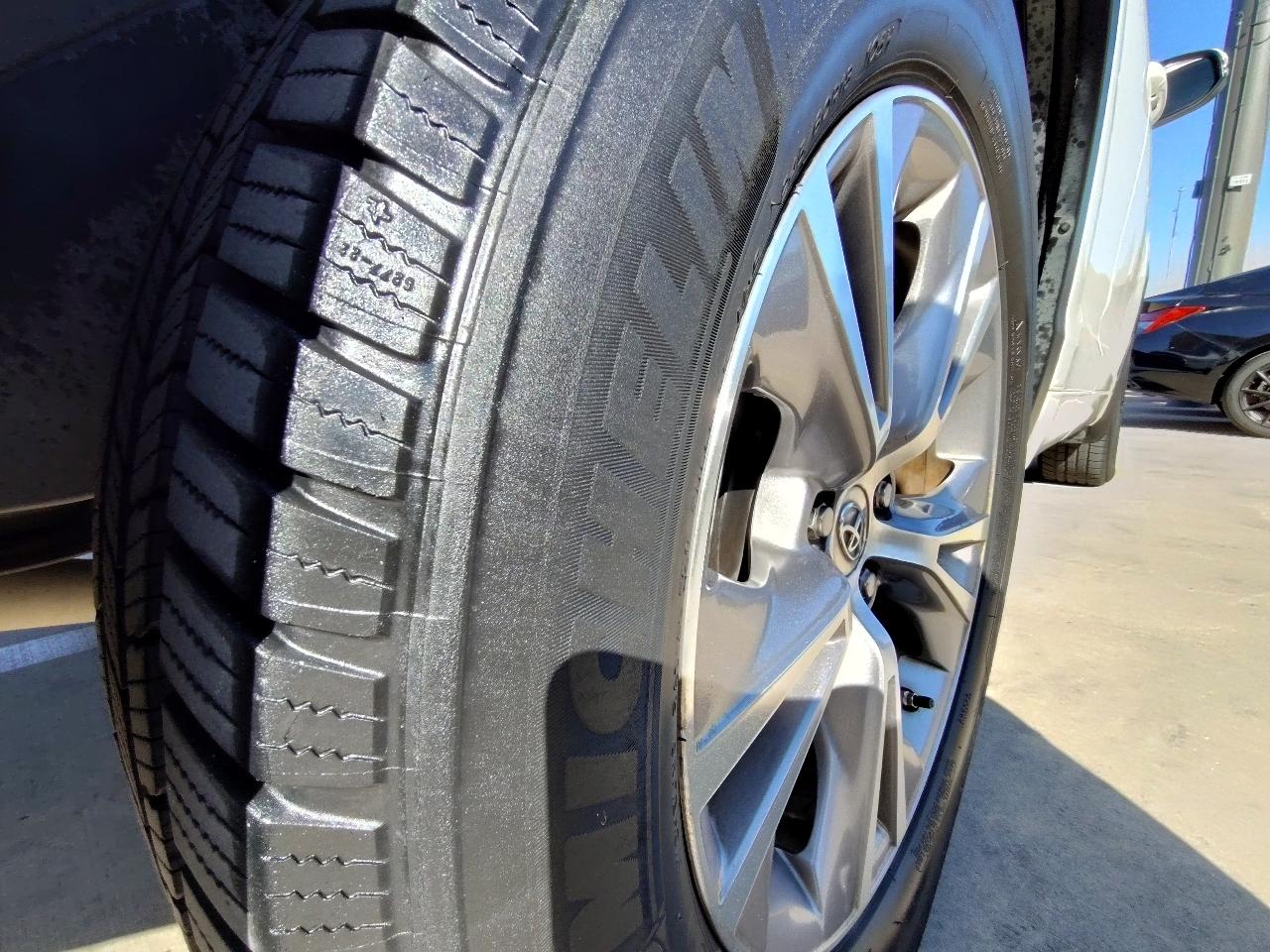 Toyota Highlander XLE FWD V6 2015