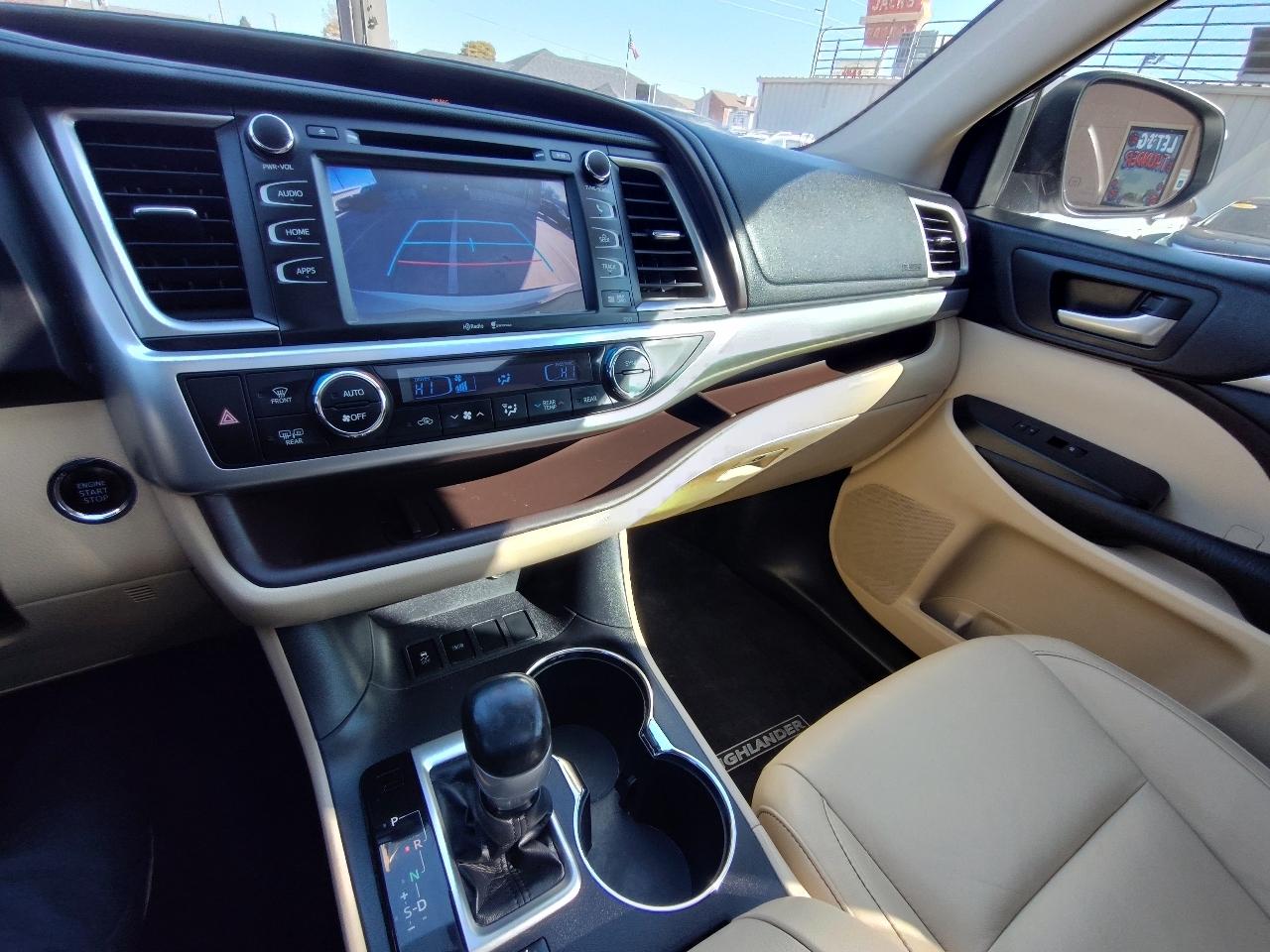 Toyota Highlander XLE FWD V6 2015