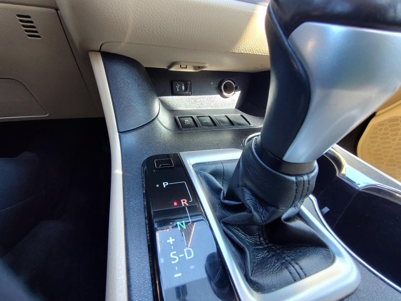 Toyota Highlander XLE FWD V6 2015