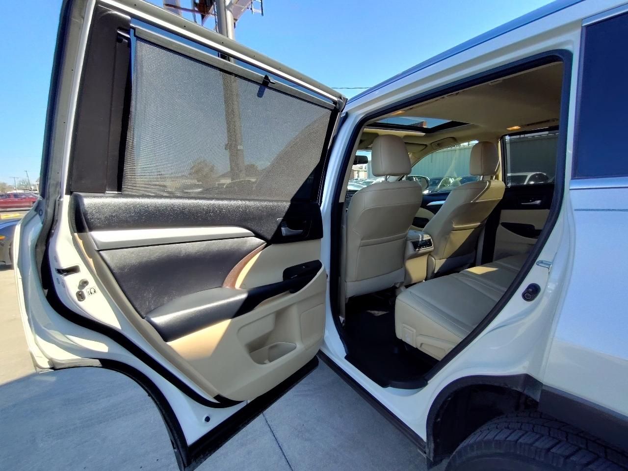 Toyota Highlander XLE FWD V6 2015