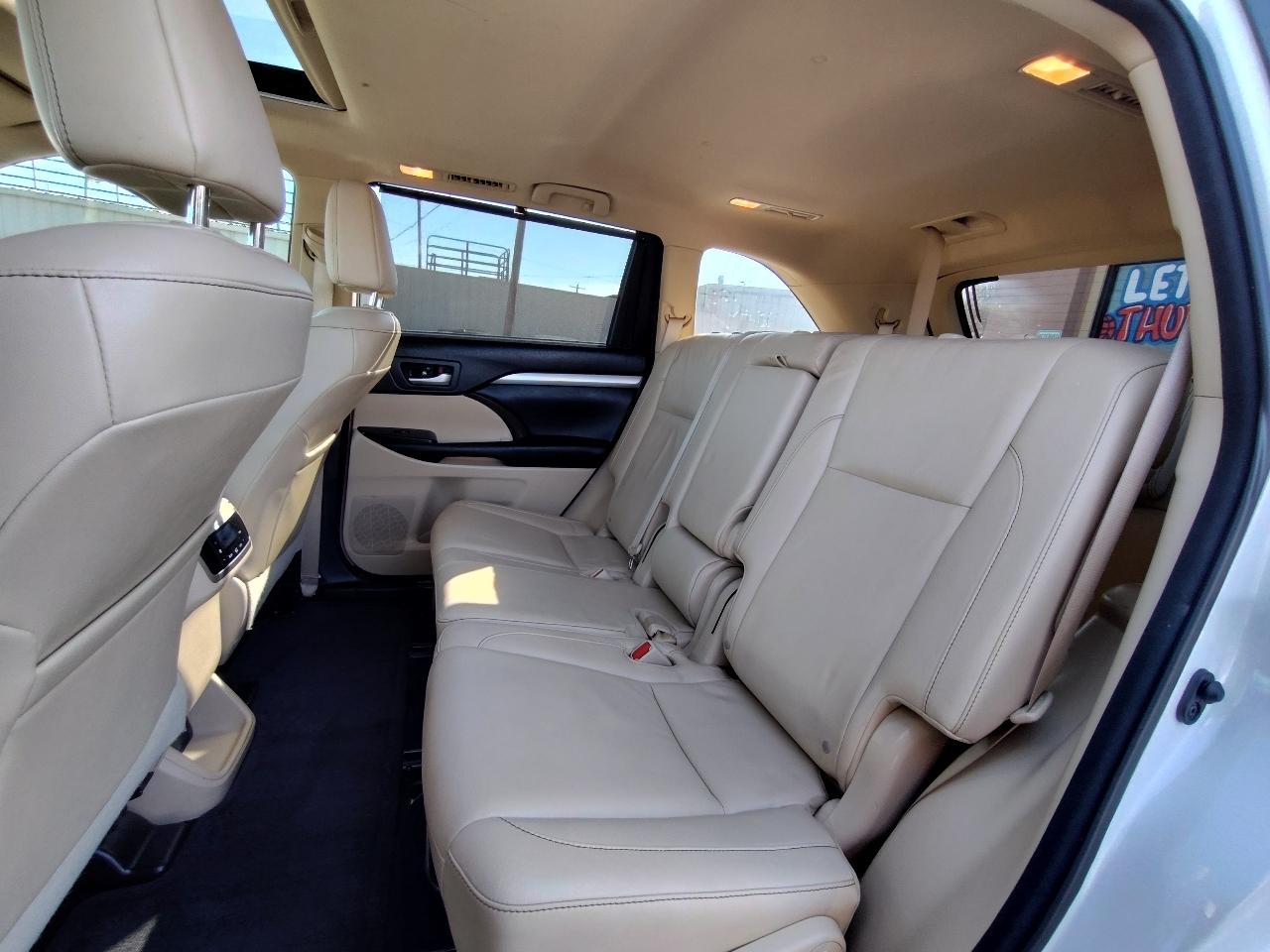 Toyota Highlander XLE FWD V6 2015