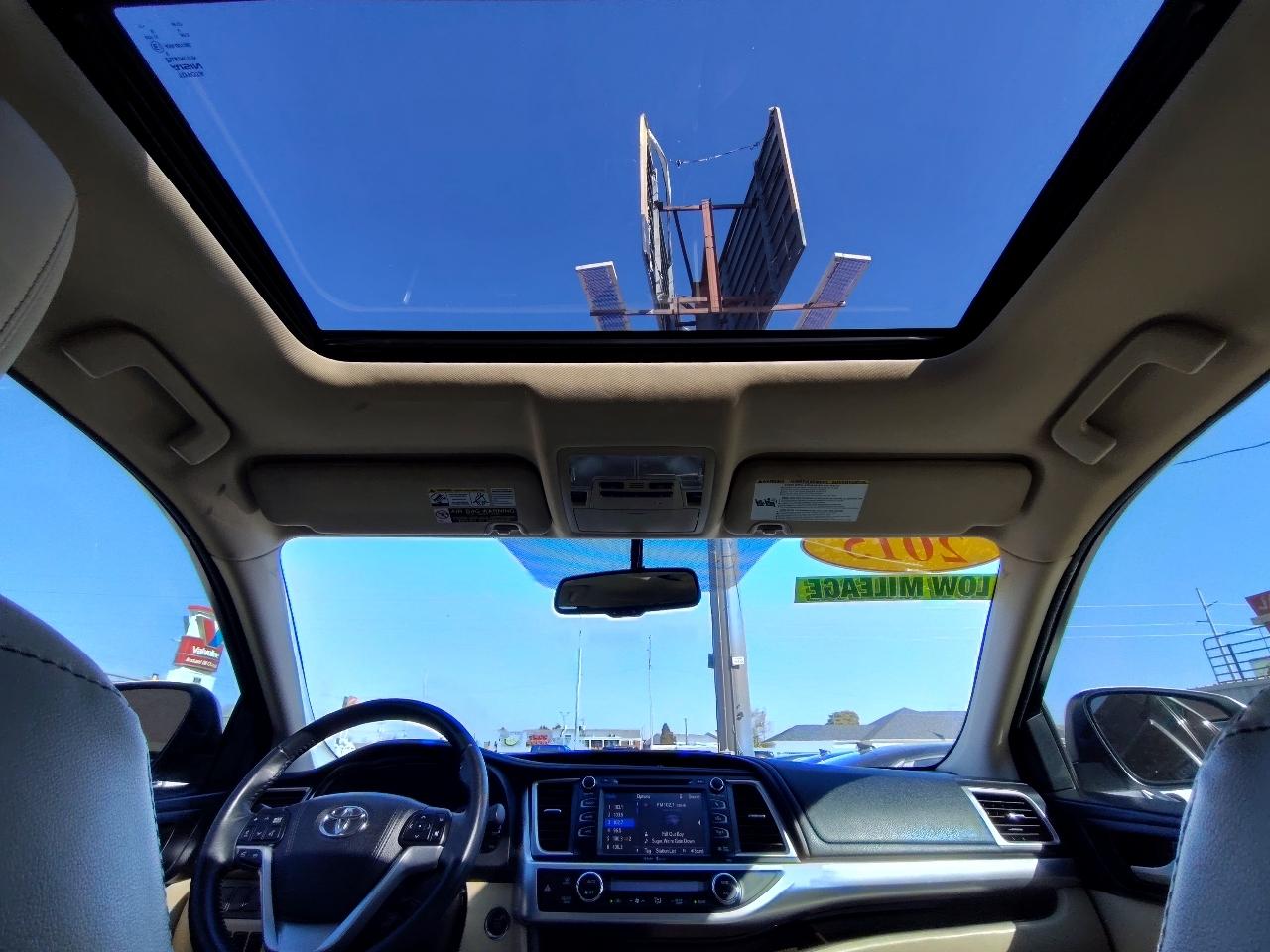 Toyota Highlander XLE FWD V6 2015