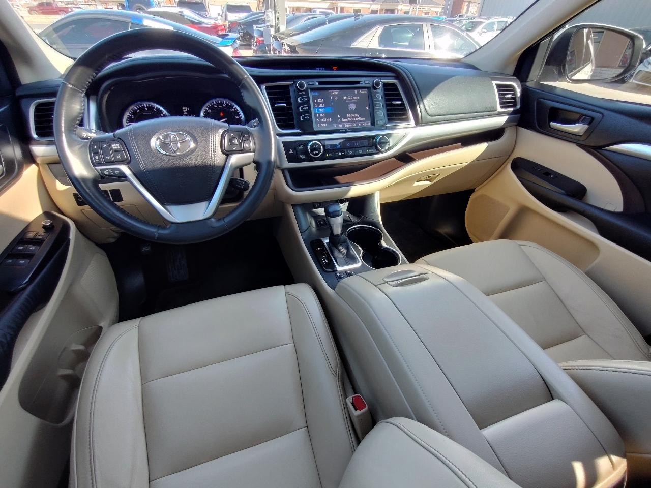 Toyota Highlander XLE FWD V6 2015