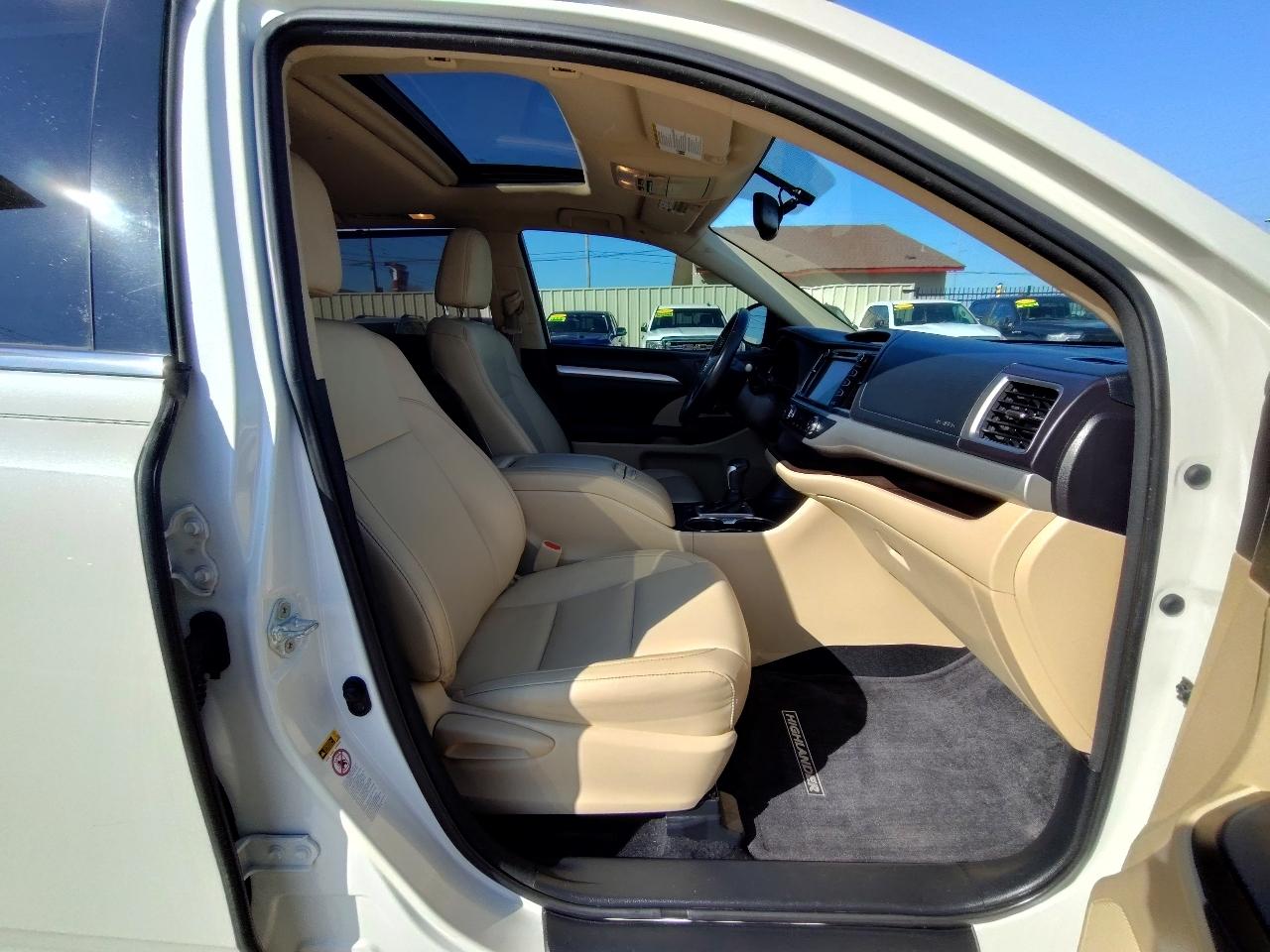 Toyota Highlander XLE FWD V6 2015