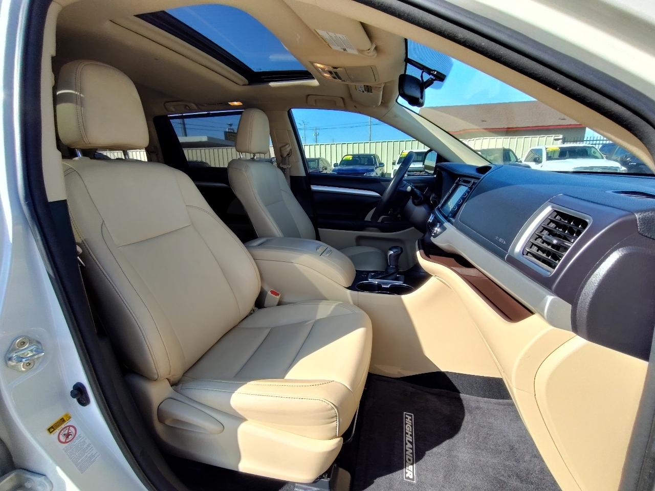 Toyota Highlander XLE FWD V6 2015