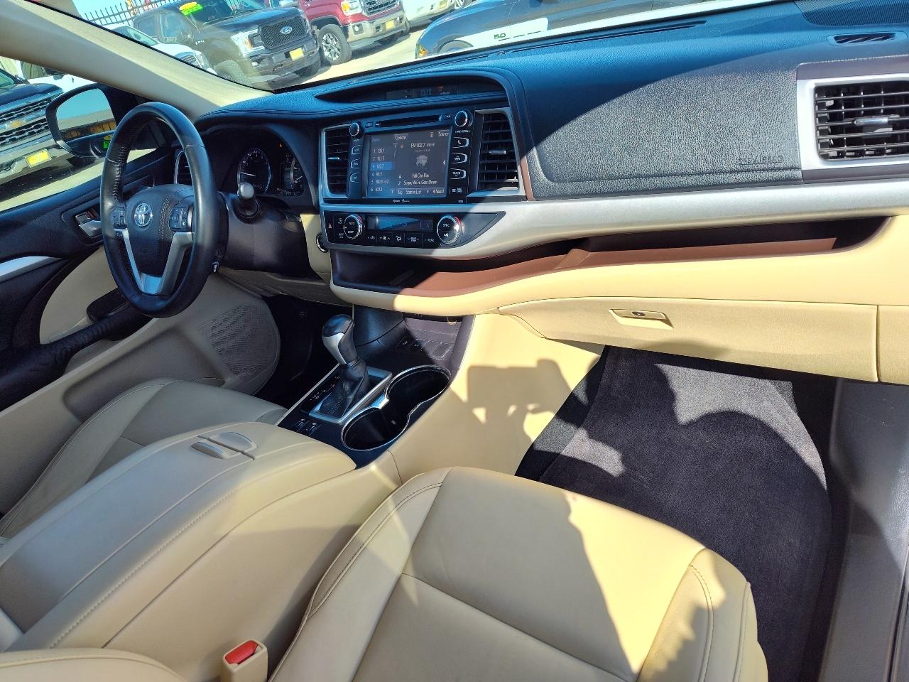 Toyota Highlander XLE FWD V6 2015