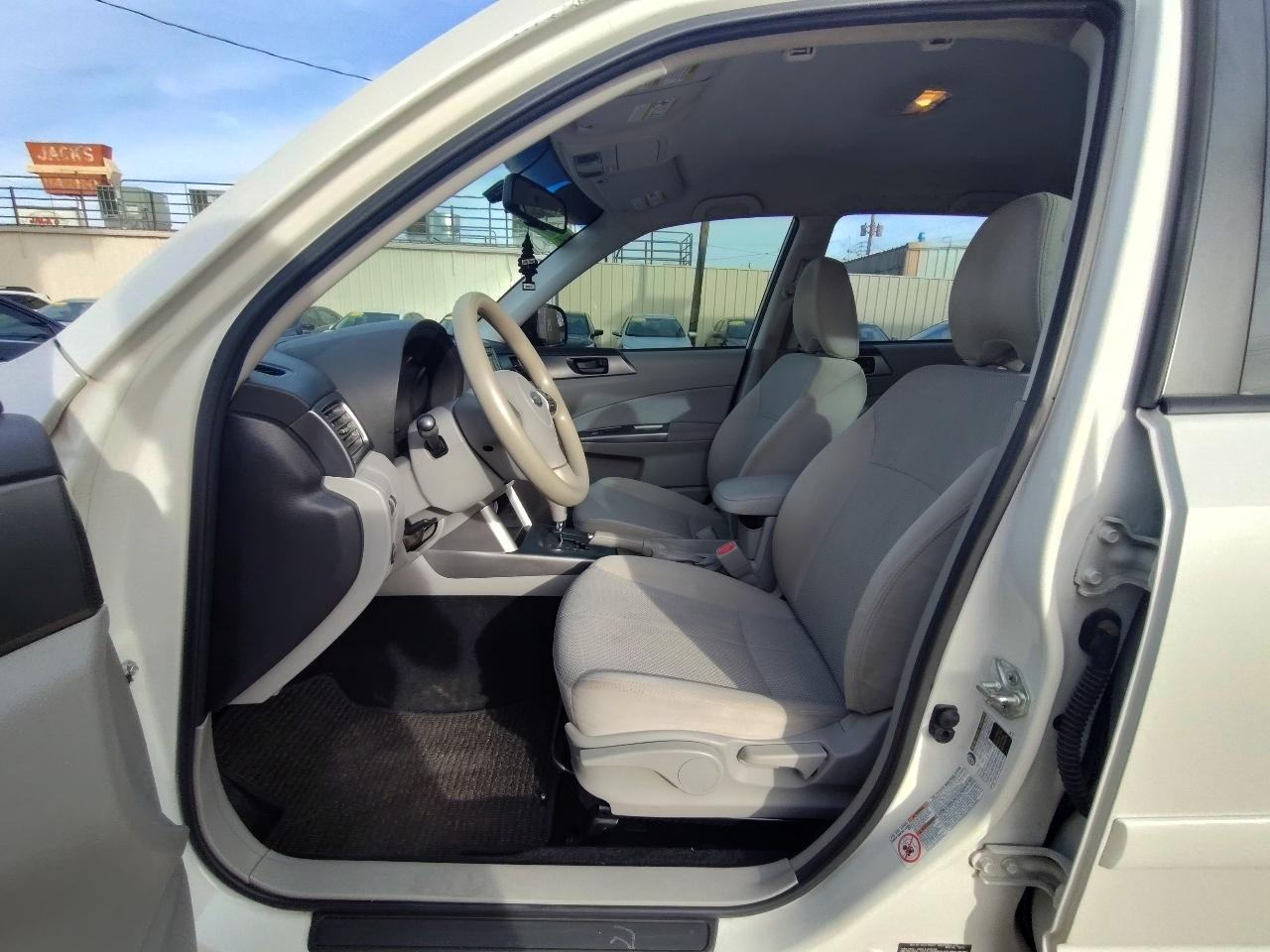 Subaru Forester 2.5X Premium 2012