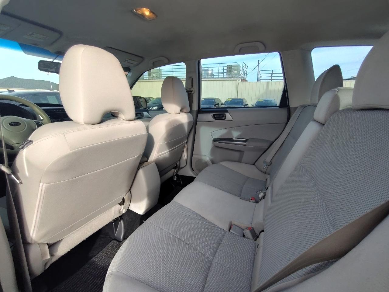 Subaru Forester 2.5X Premium 2012