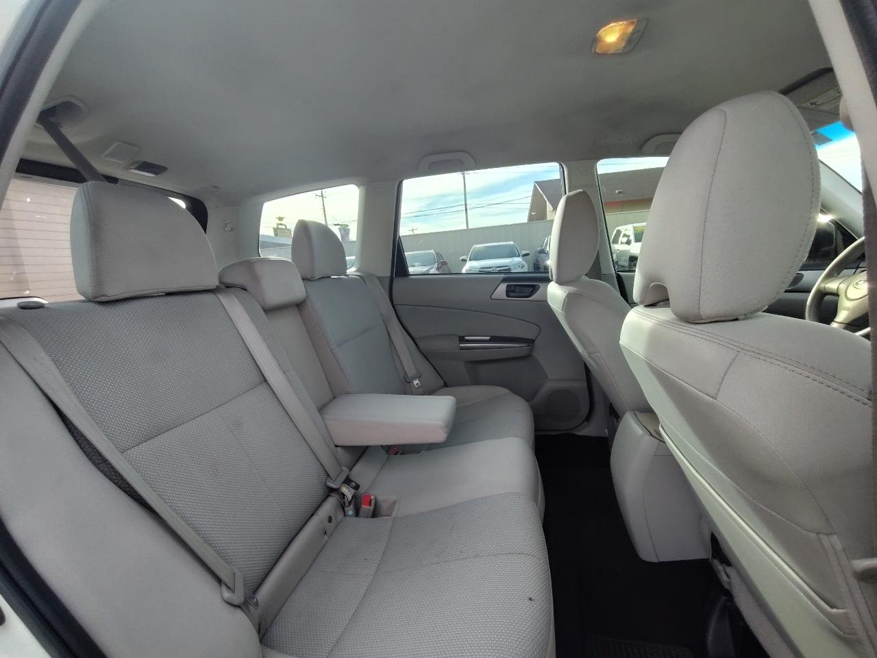 Subaru Forester 2.5X Premium 2012