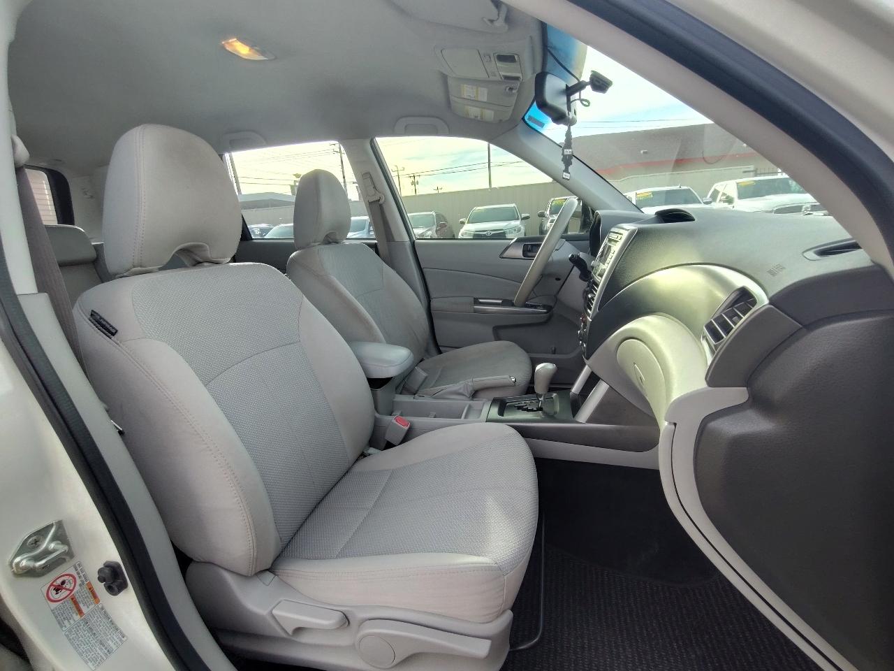 Subaru Forester 2.5X Premium 2012