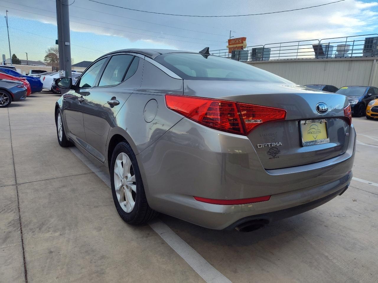 Kia Optima LX 4D Sedan 2013