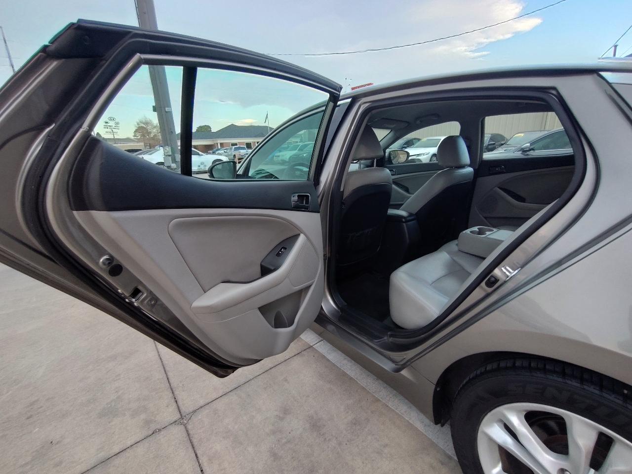 Kia Optima LX 4D Sedan 2013