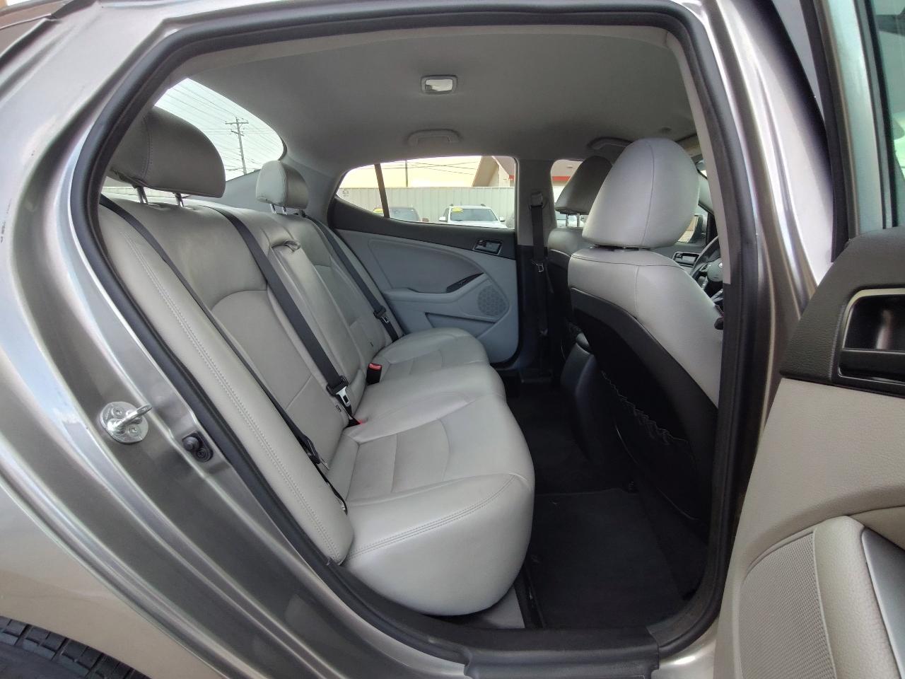 Kia Optima LX 4D Sedan 2013