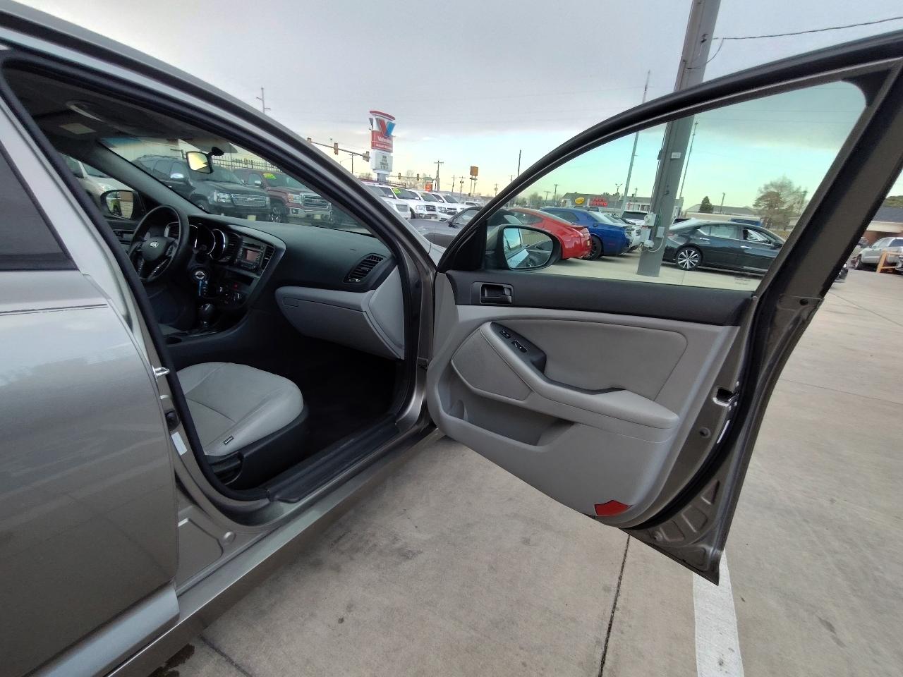 Kia Optima LX 4D Sedan 2013