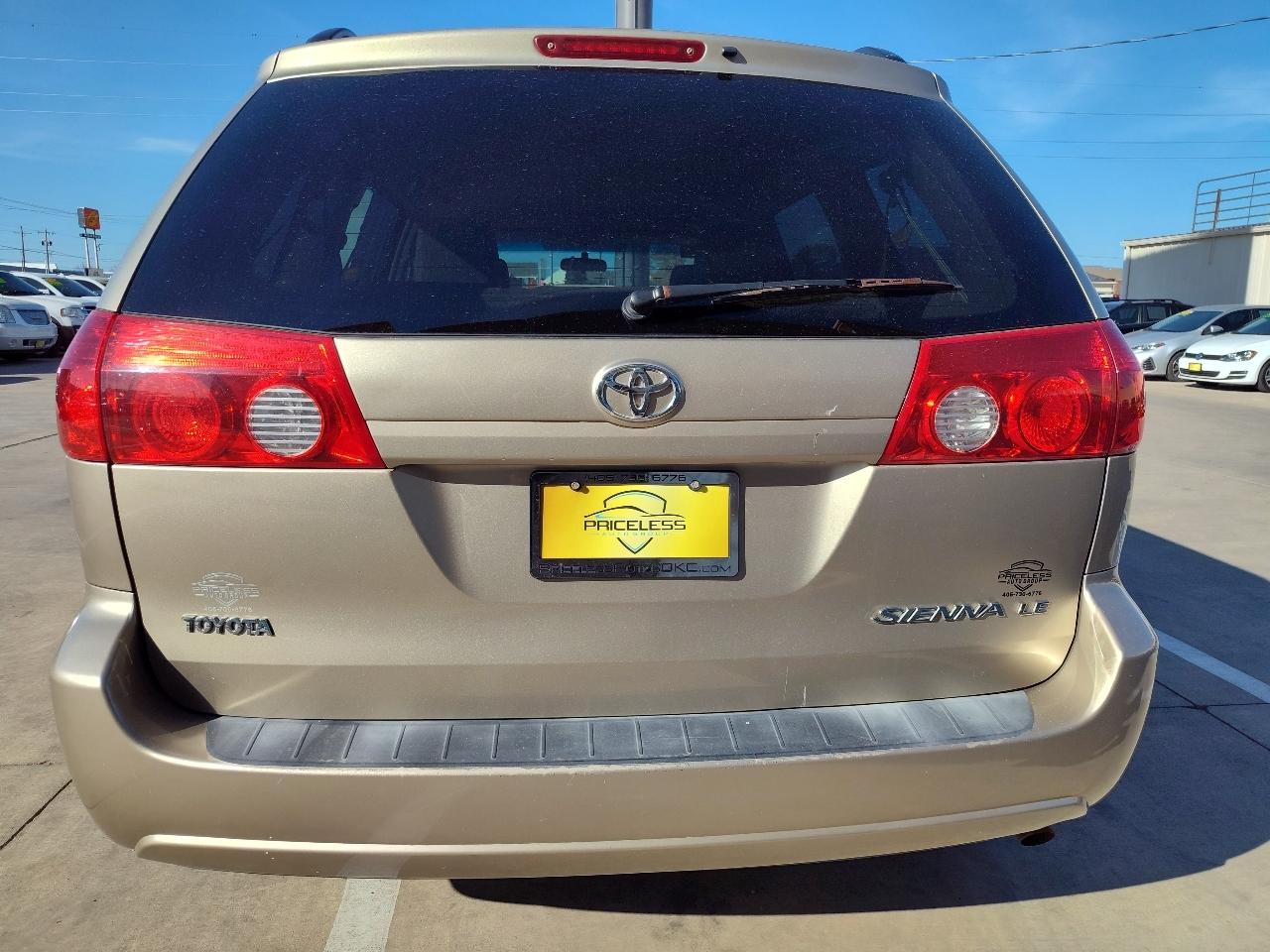 Toyota Sienna LE 7-Passenger 2006