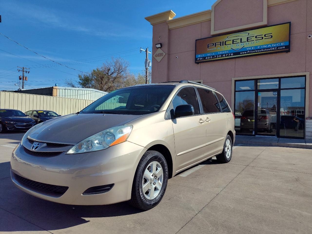 Toyota Sienna LE 7-Passenger 2006