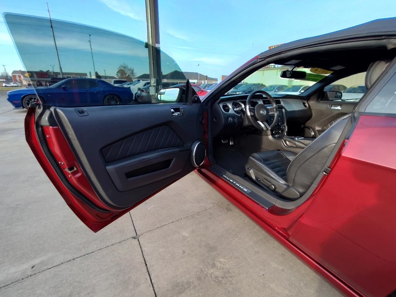 Ford Mustang V6 Premium Convertible 2014