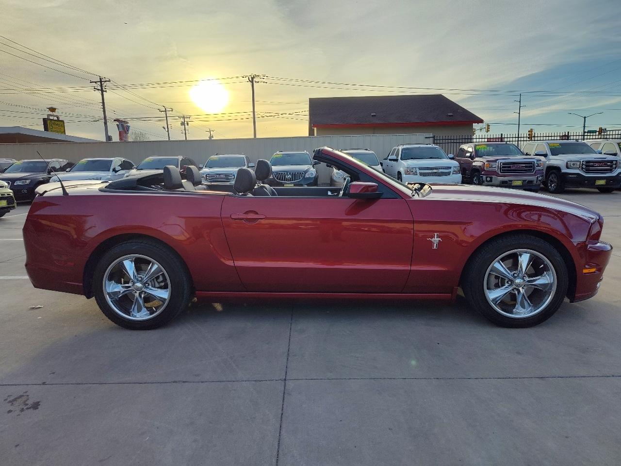 Ford Mustang V6 Premium Convertible 2014