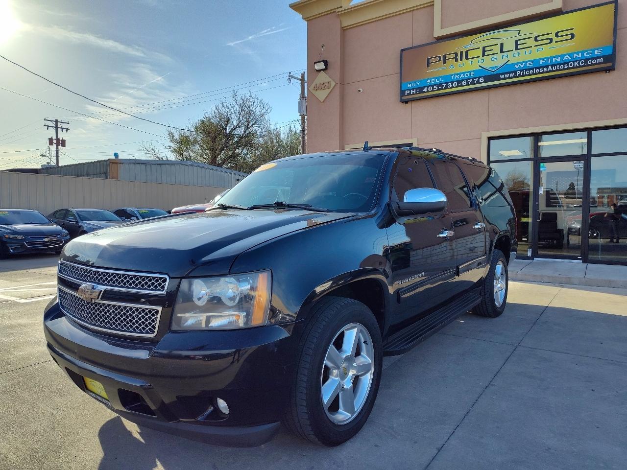 Chevrolet Suburban LT 1500 2011