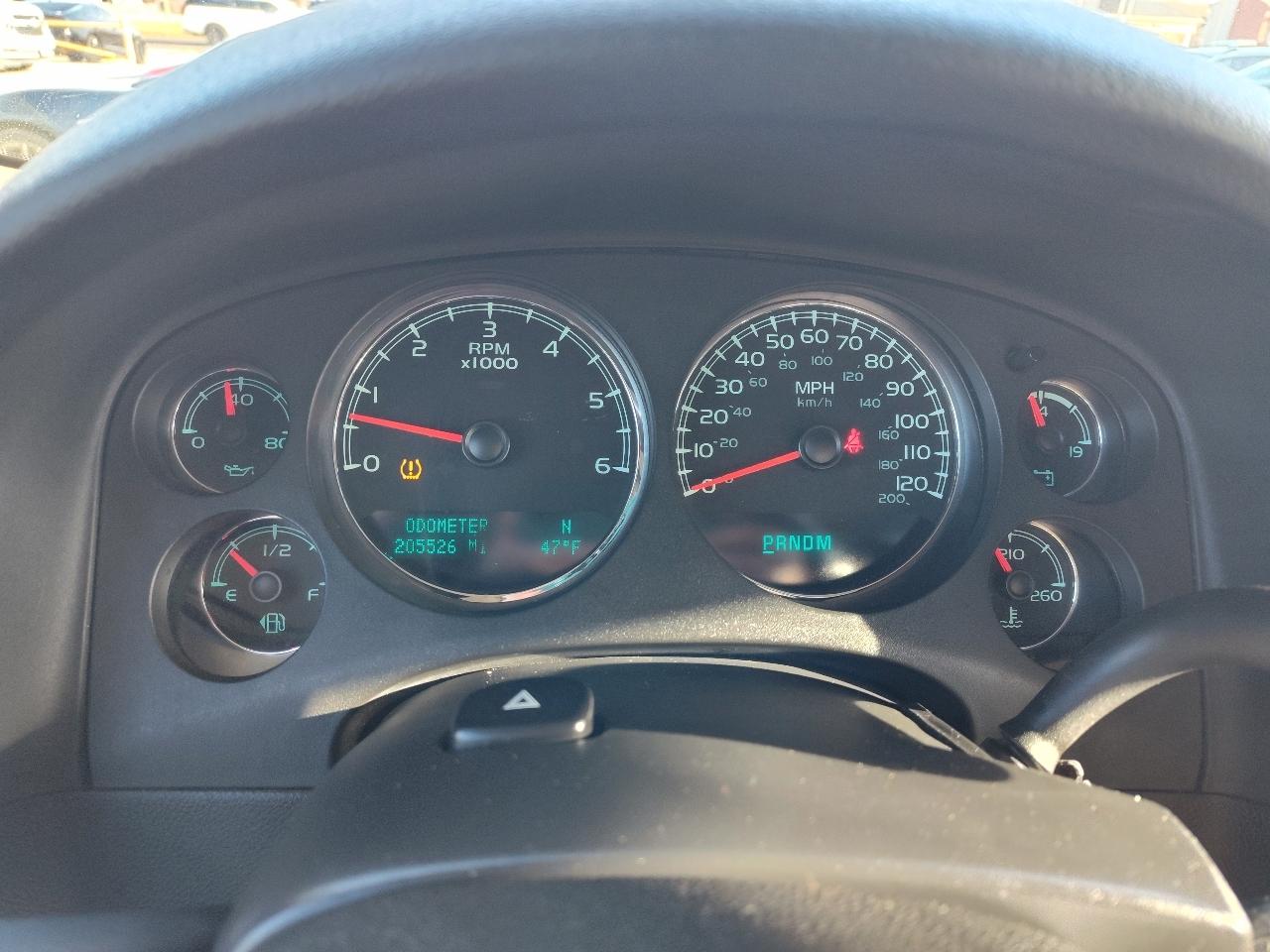 Chevrolet Suburban LT 1500 2011